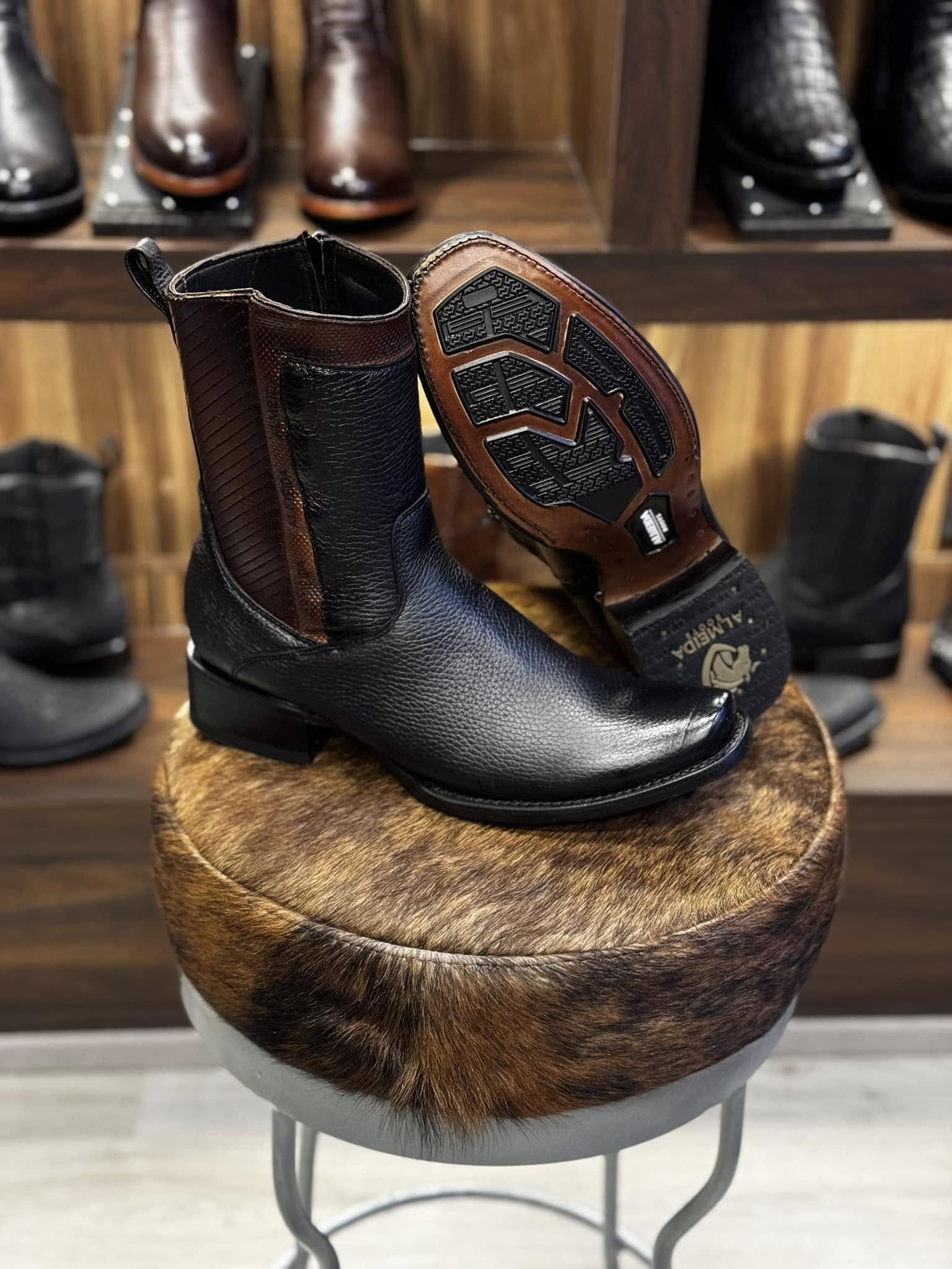 Kit Bota Maverick em Couro Legítimo + BRINDES: Chapéu, Cinto e Carteira
